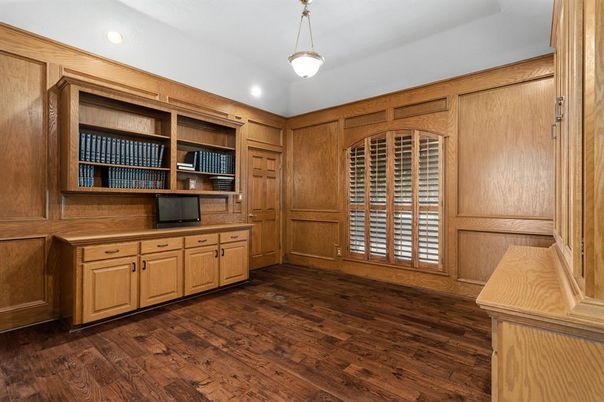 Interior, Pendant Lights, Recessed Lighting, Wood Texture Flooring, Wooden Walls