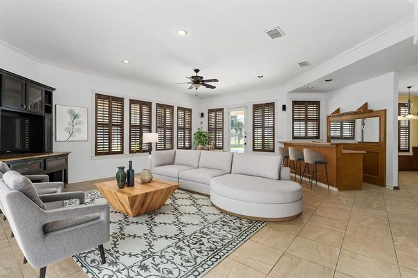 Interior, Living room, Pendant Lights, Recessed Lighting