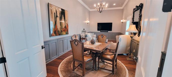 Chandelier, Dining room, Interior, Recessed Lighting, Wood Texture Flooring