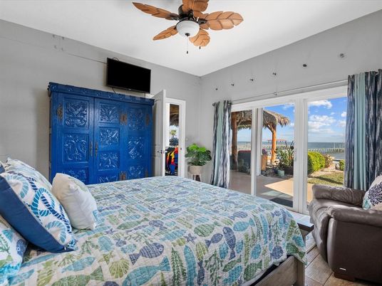 Bedroom, Interior, Water