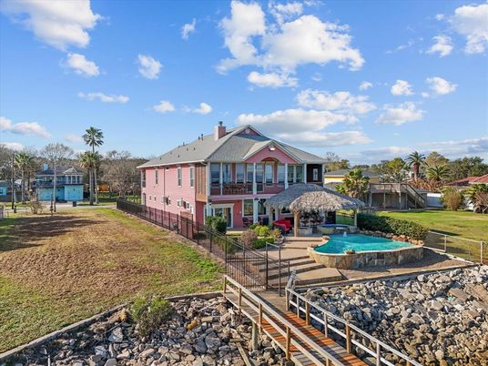 Backyard, Exterior, Pool