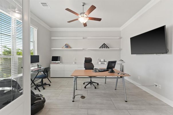 Home Office, Interior