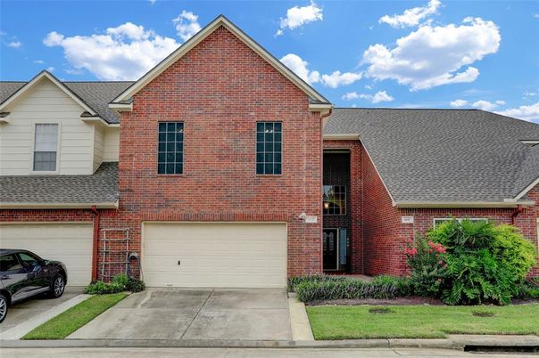 Attached, Exterior, Facade, Brick Facade, Brick Traditional