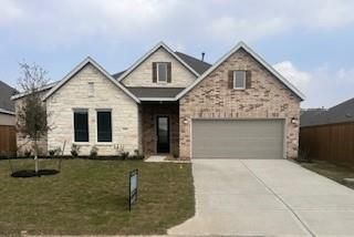 Attached, Exterior, Facade, Brick Traditional