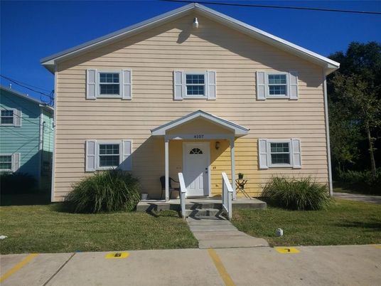 Exterior, Facade, American Craftsman