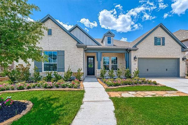 Attached, Exterior, Facade, Brick Facade, Farmhouse