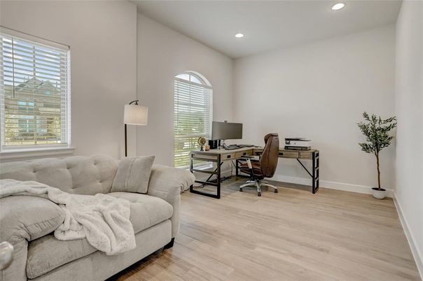 Home Office, Interior, Recessed Lighting, Wood Texture Flooring