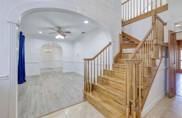 Chandelier, Interior, Recessed Lighting, Wood Texture Flooring