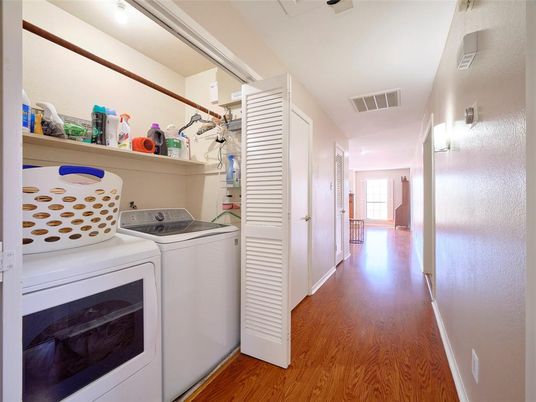 Interior, Utility Closets, Washer, Wood Texture Flooring