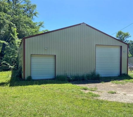Detached Garage, Exterior