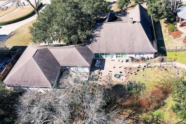 Exterior, Drone