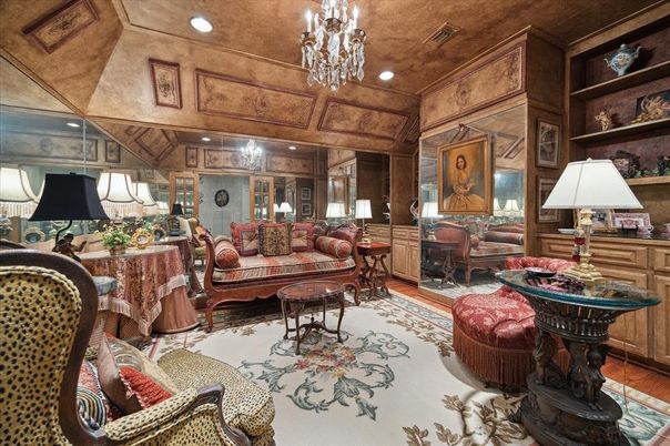 Chandelier, Interior, Living room, Recessed Lighting, Wood Texture Flooring