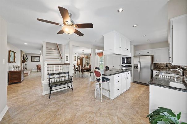 Chandelier, Dining room, Interior, Kitchen, Recessed Lighting, Stainless Steel Appliances