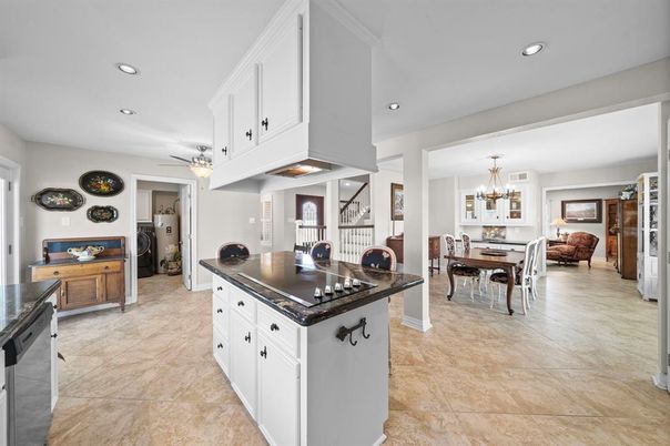 Chandelier, Dining room, Interior, Kitchen, Recessed Lighting