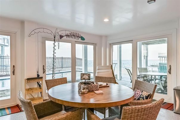 Dining room, Interior, Recessed Lighting, Water