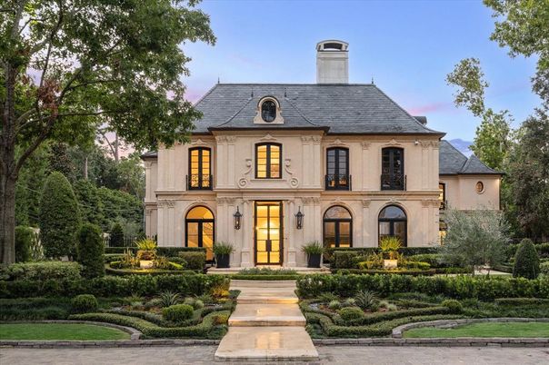 Exterior, Facade, French Provincial