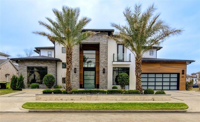 Attached, Exterior, Facade, Modern
