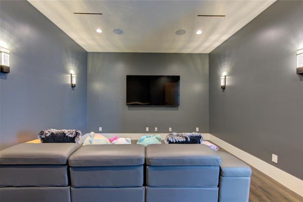 Interior, Recessed Lighting, Wood Texture Flooring