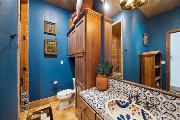Bathroom, Interior, Tile Countertops