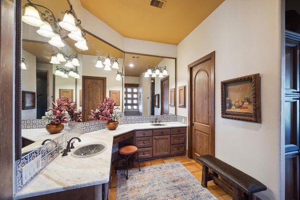Bathroom, Dual Sink Vanities, Interior