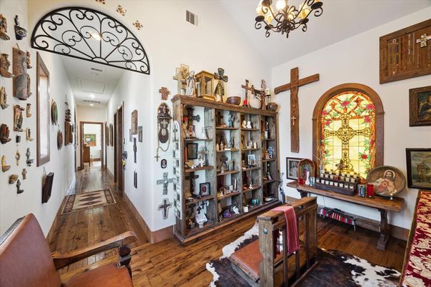 Chandelier, Interior, Wood Texture Flooring