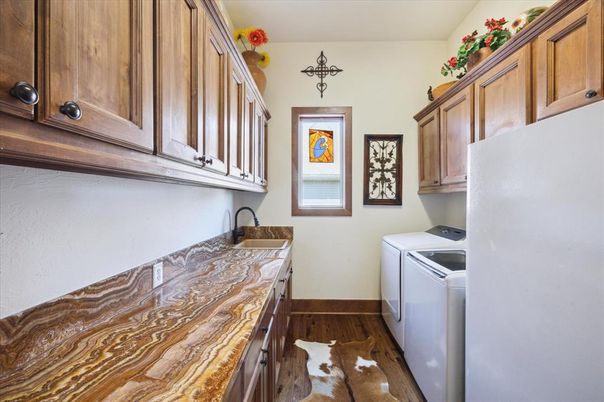 Interior, Washer, Wood Texture Flooring