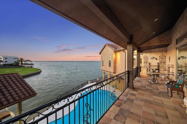 Exterior, Lake, Pool, Water