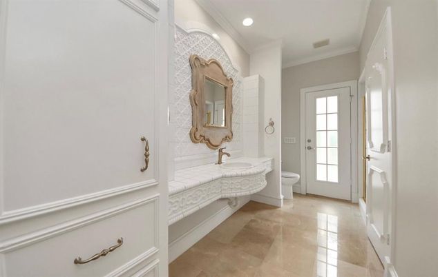 Bathroom, Interior, Recessed Lighting
