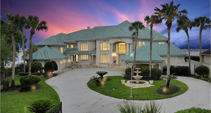 Backyard, Exterior, Facade, French Provincial