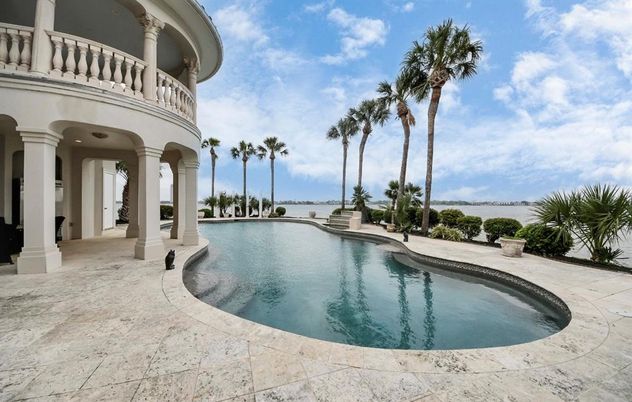 Exterior, Pool, Water