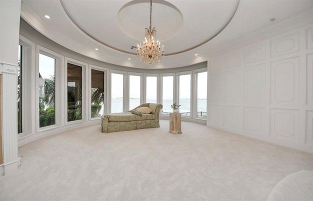 Chandelier, Empty room, Interior, Recessed Lighting