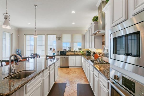 Dining room, Interior, Kitchen, Pendant Lights, Recessed Lighting, Stainless Steel Appliances