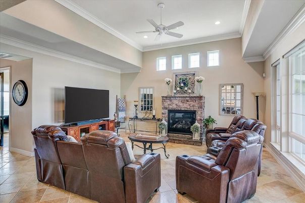 Fireplace, Interior, Living room, Recessed Lighting