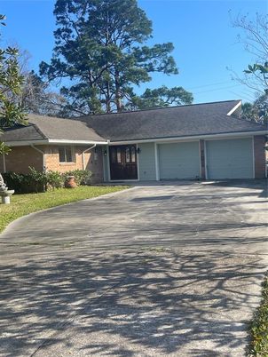 Attached, Exterior, Facade, Brick Facade, Ranch