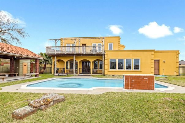 Backyard, Exterior, Pool
