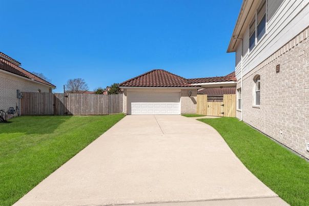 Backyard, Detached Garage, Exterior