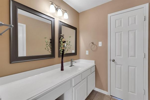 Bathroom, Dual Sink Vanities, Interior