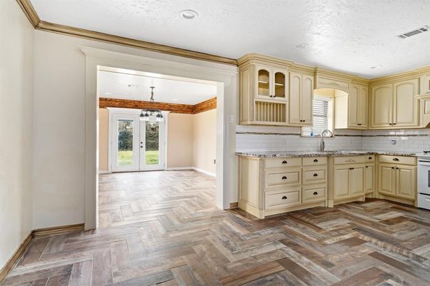 Interior, Kitchen, Recessed Lighting, Wood Texture Flooring