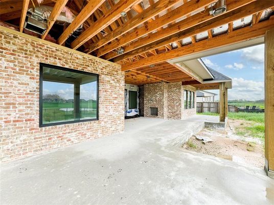 Exterior, Wooden Beams
