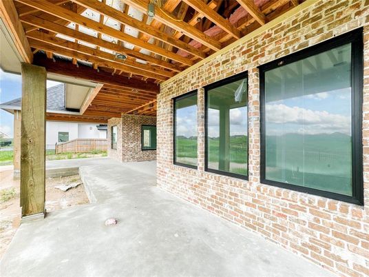 Exterior, Wooden Beams