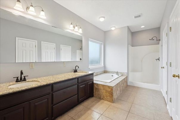 Bathroom, Dual Sink Vanities, Interior, Recessed Lighting