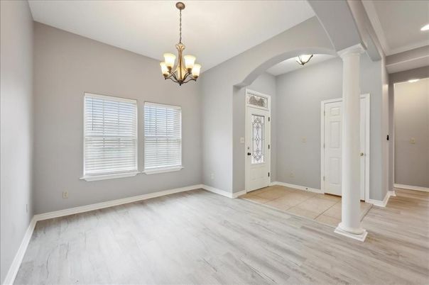 Chandelier, Empty room, Interior, Wood Texture Flooring