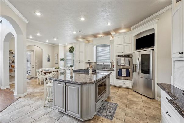 Dining room, Interior, Kitchen, Recessed Lighting, Stainless Steel Appliances