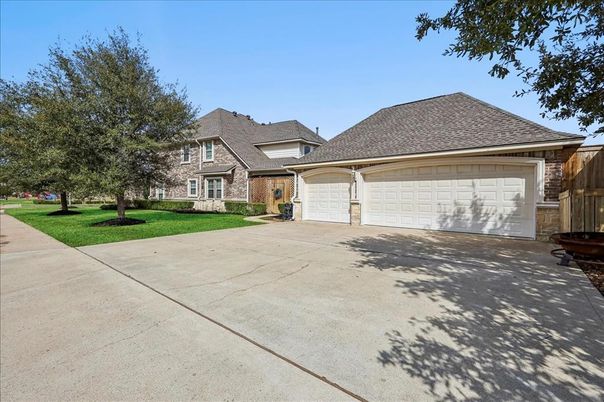 Attached, Exterior, Facade, Brick Facade, French Provincial