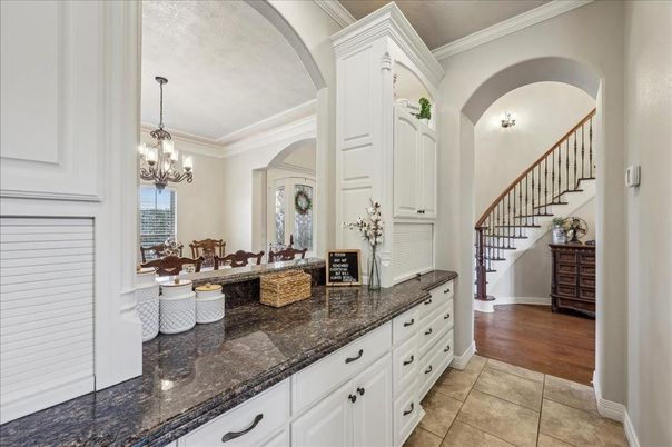 Chandelier, Dining room, Interior, Pendant Lights, Wood Texture Flooring