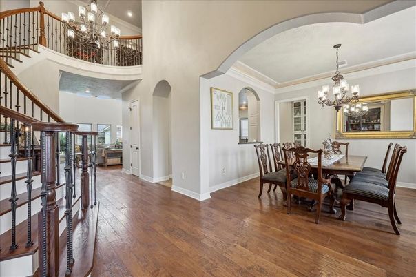Chandelier, Dining room, Interior, Recessed Lighting, Wood Texture Flooring