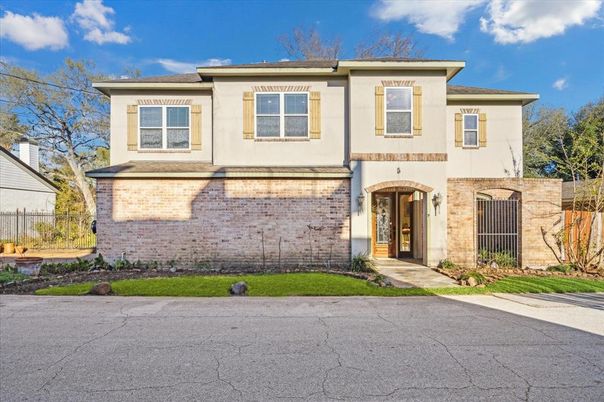 Exterior, Facade, Brick Facade, French Provincial