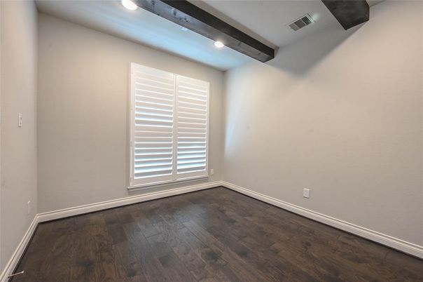 Empty room, Interior, Recessed Lighting, Wooden Beams, Wood Texture Flooring