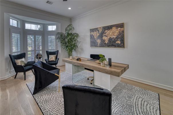 Home Office, Interior, Recessed Lighting, Wood Texture Flooring