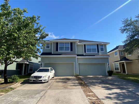 Attached, Exterior, Facade, Rowhouse